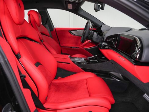 Used 2026 Ferrari Purosangue AWD/4WD image 29