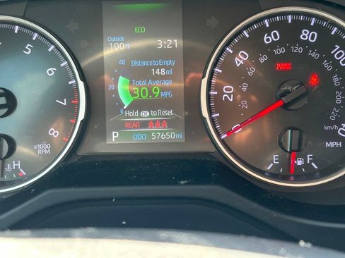 Used 2022 Toyota RAV4 LE FWD image 30