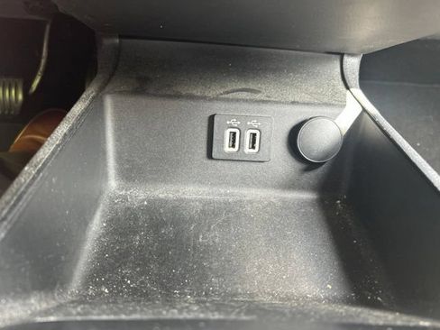 Used 2019 Ford Fusion SE w/ Equipment Group 151A FWD image 22