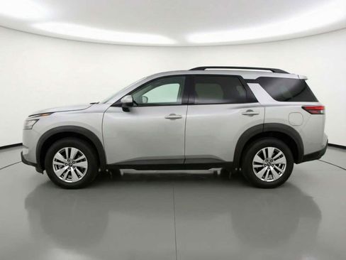 Used 2025 Nissan Pathfinder SV AWD/4WD image 4