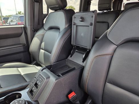 Used 2024 Ford Bronco Badlands AWD/4WD image 29