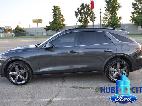 Used 2022 Genesis GV70 3.5T Sport w/ Sport Prestige Package AWD/4WD image 2