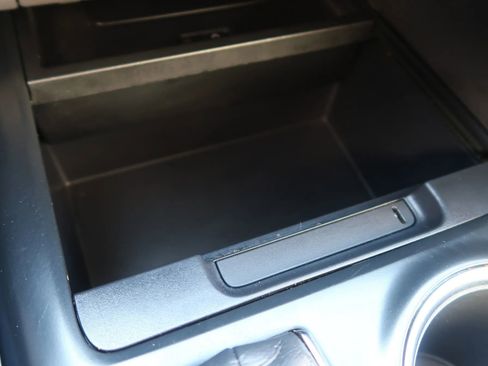 Used 2019 Toyota Camry XSE image 32