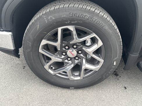 New 2026 GMC Sierra 1500 SLT w/ SLT Premium Package image 10