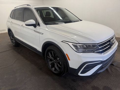Used 2024 Volkswagen Tiguan SE AWD/4WD image 2