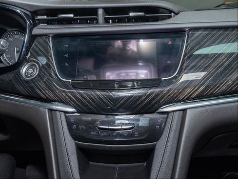 Used 2020 Cadillac XT6 Premium Luxury AWD/4WD image 14