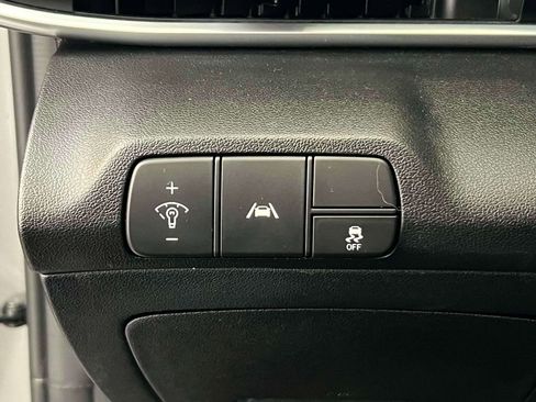 Used 2023 Hyundai Elantra SEL w/ Convenience Package FWD image 16