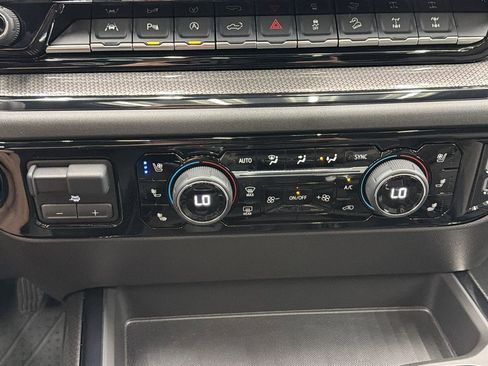 Used 2025 Chevrolet Silverado 1500 ZR2 w/ Technology Package AWD/4WD image 24