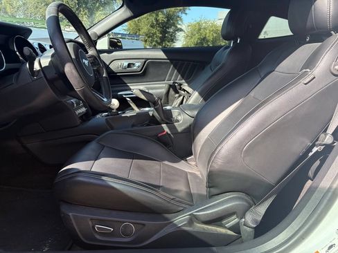Used 2017 Ford Mustang GT Premium RWD image 8