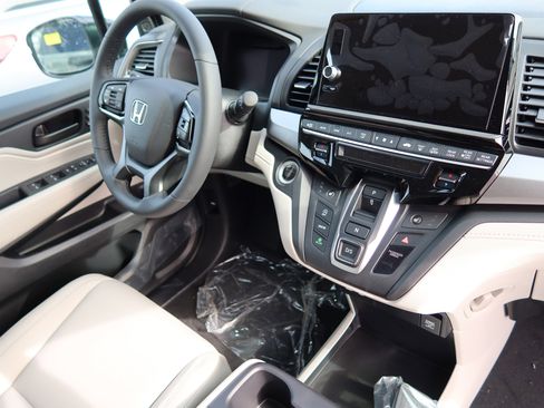 New 2026 Honda Odyssey EX-L image 7