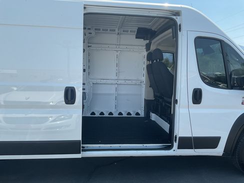 Used 2021 RAM ProMaster 2500 FWD image 9