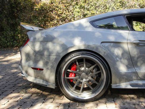 Used 2020 Ford Mustang Shelby GT500 w/ Technology Package image 10