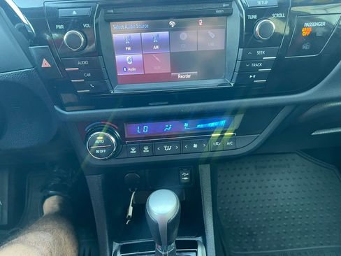 Used 2016 Toyota Corolla S FWD image 11