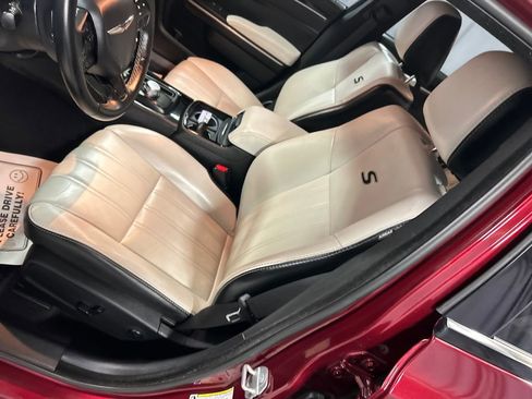 Used 2018 Chrysler 300 S w/ 300S Premium Group image 12