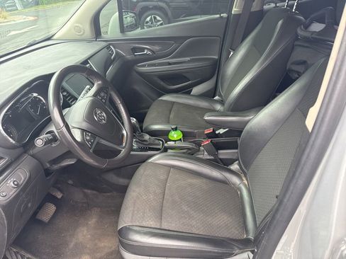 Used 2022 Buick Encore Preferred w/ Safety Package FWD image 7