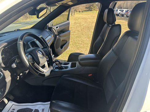 Used 2018 Jeep Grand Cherokee Altitude image 10