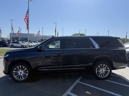 Used 2023 Cadillac Escalade ESV Premium Luxury w/ Performance Package AWD/4WD image 3