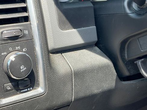 Used 2017 RAM 1500 SLT AWD/4WD image 16