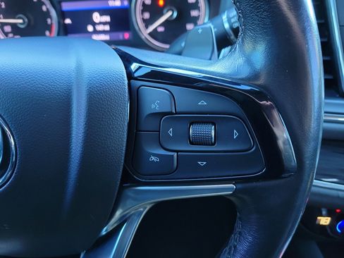 Used 2022 Buick Enclave Essence image 29