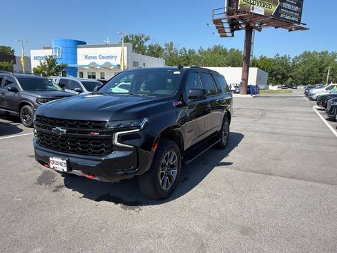 Used 2023 Chevrolet Tahoe Z71 w/ Luxury Package AWD/4WD image 5