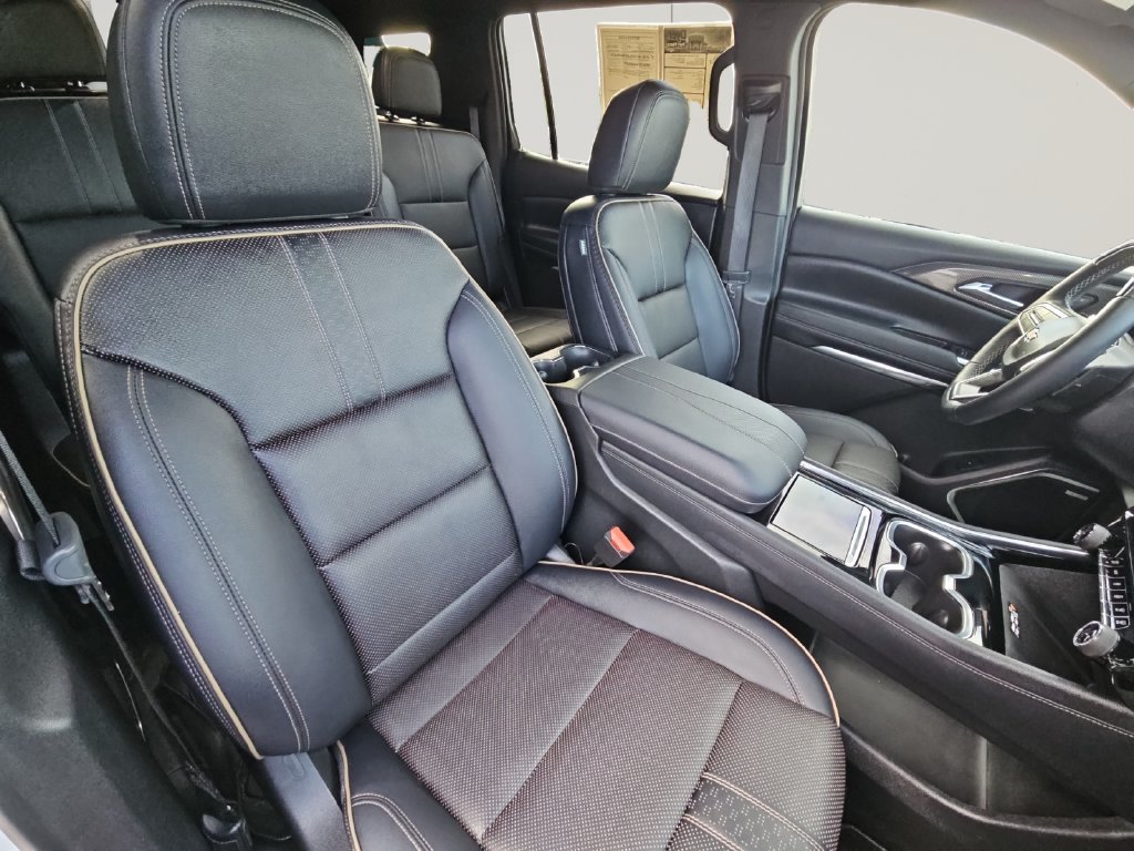 Certified 2025 Chevrolet Traverse High Country FWD image 16