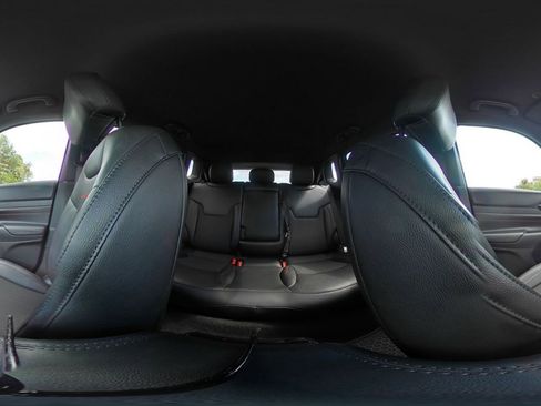 Used 2025 Jeep Compass Trailhawk image 41