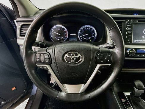 Used 2014 Toyota Highlander Limited Platinum FWD image 12