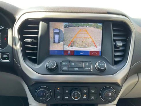 Used 2017 GMC Acadia Denali w/ Technology Package AWD/4WD image 31