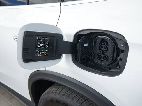 Certified 2025 Mercedes-Benz GLC 350e 4MATIC image 13