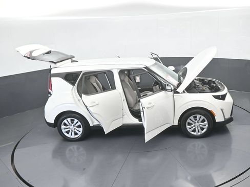 Used 2023 Kia Soul LX FWD image 65