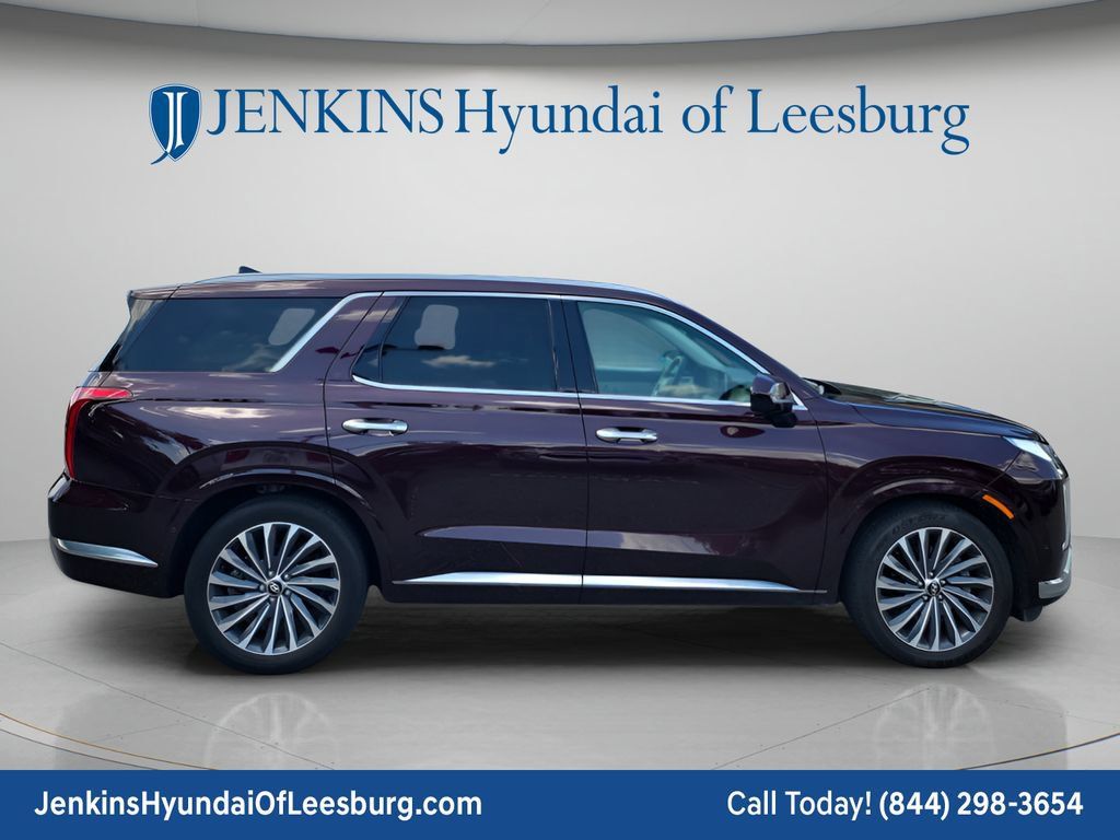 Used 2024 Hyundai Palisade Calligraphy AWD/4WD image 2