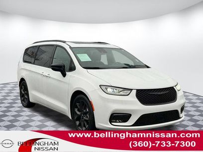 Used 2025 Chrysler Pacifica Limited