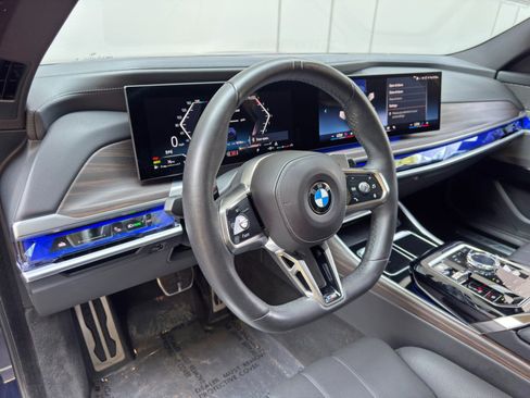 Used 2023 BMW 760i xDrive w/ Executive Package AWD/4WD image 14