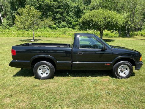 Used 1994 Chevrolet S10 Pickup 2WD Regular Cab image 32