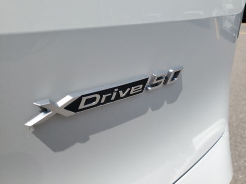 Used 2024 BMW iX xDrive50 w/ Sport Package AWD/4WD image 31