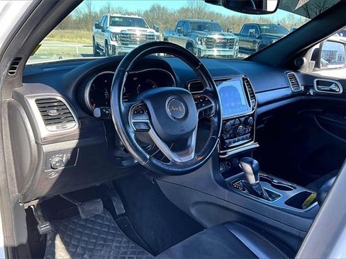 Used 2020 Jeep Grand Cherokee Altitude image 17