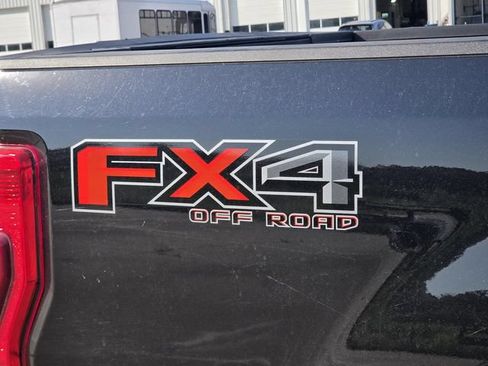 Used 2020 Ford F250 Platinum w/ FX4 Off-Road Package AWD/4WD image 8