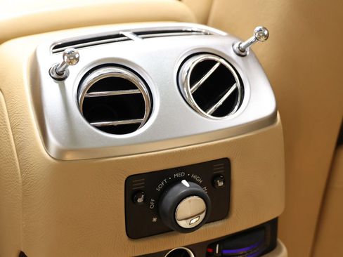 Used 2010 Rolls-Royce Ghost RWD image 60