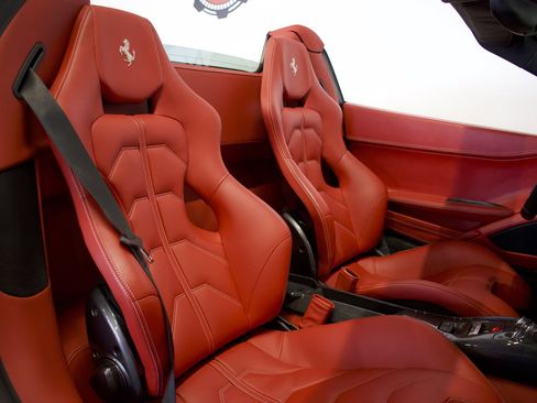 Used 2012 Ferrari 458 Spider RWD image 10