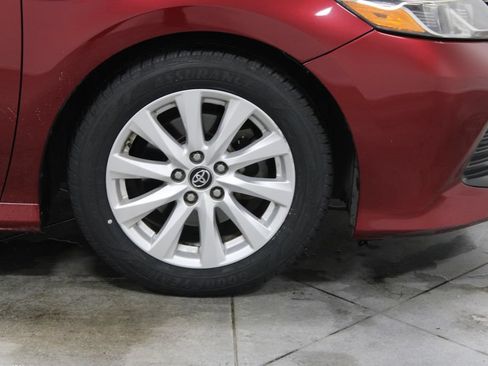 Used 2018 Toyota Camry LE FWD image 12