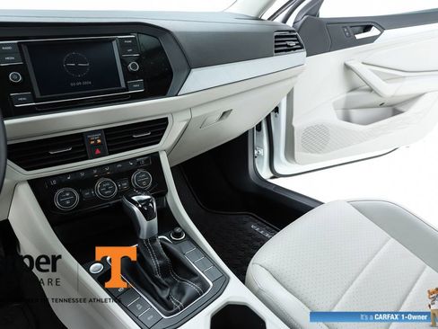 Used 2023 Volkswagen Jetta SE w/ Panoramic Sunroof Package image 60