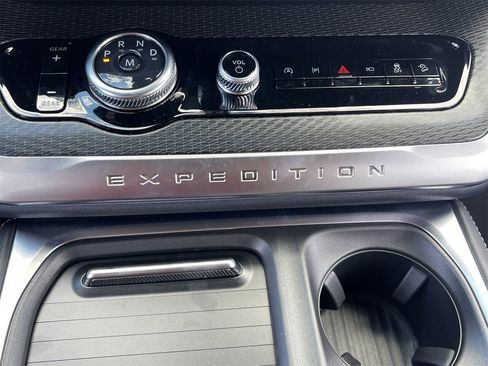 New 2025 Ford Expedition Max Platinum w/ Stealth Performance Package image 6