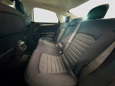 Used 2016 Ford Fusion SE image 21