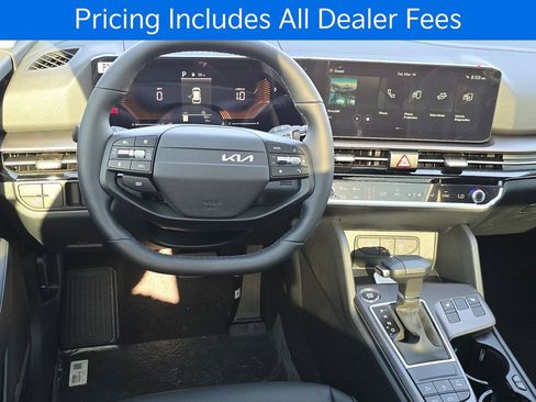 New 2026 Kia Sportage EX FWD image 13