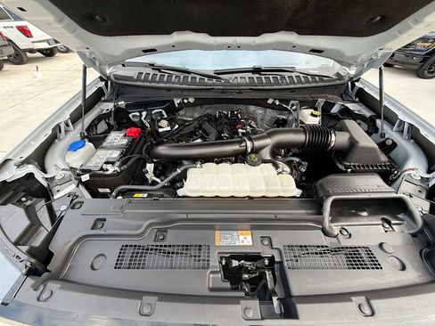 Used 2025 Ford Expedition Active image 37