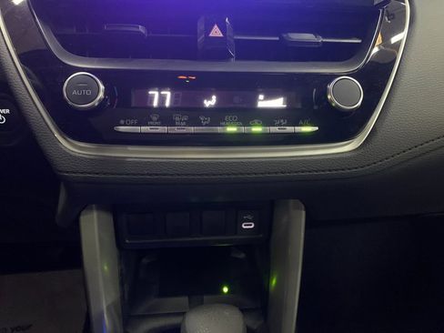 Used 2025 Toyota Corolla Cross AWD Hybrid w/ Moonroof Package image 24