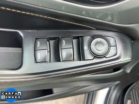 Used 2021 Chevrolet Traverse LS image 17