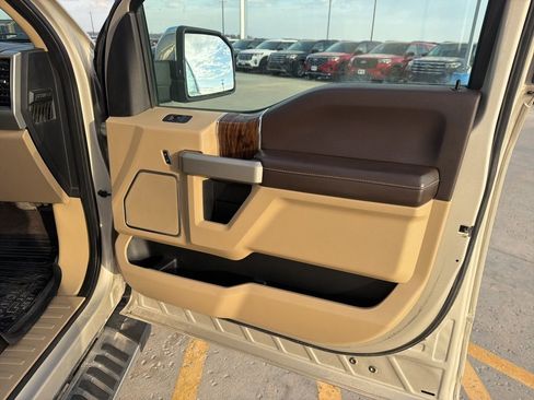 Used 2018 Ford F150 Lariat image 28