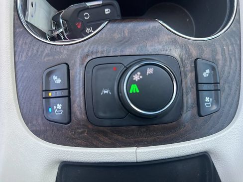 Used 2022 GMC Acadia Denali FWD image 35