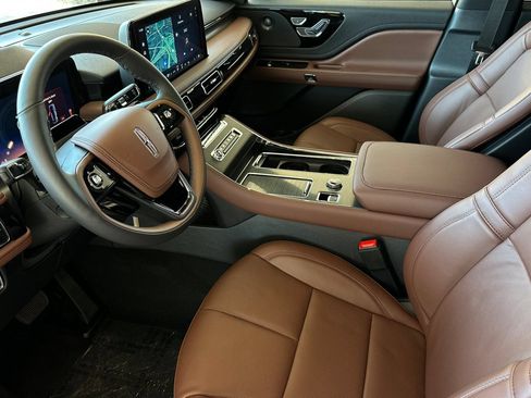 New 2026 Lincoln Aviator Reserve w/ Illumination Package RWD image 9